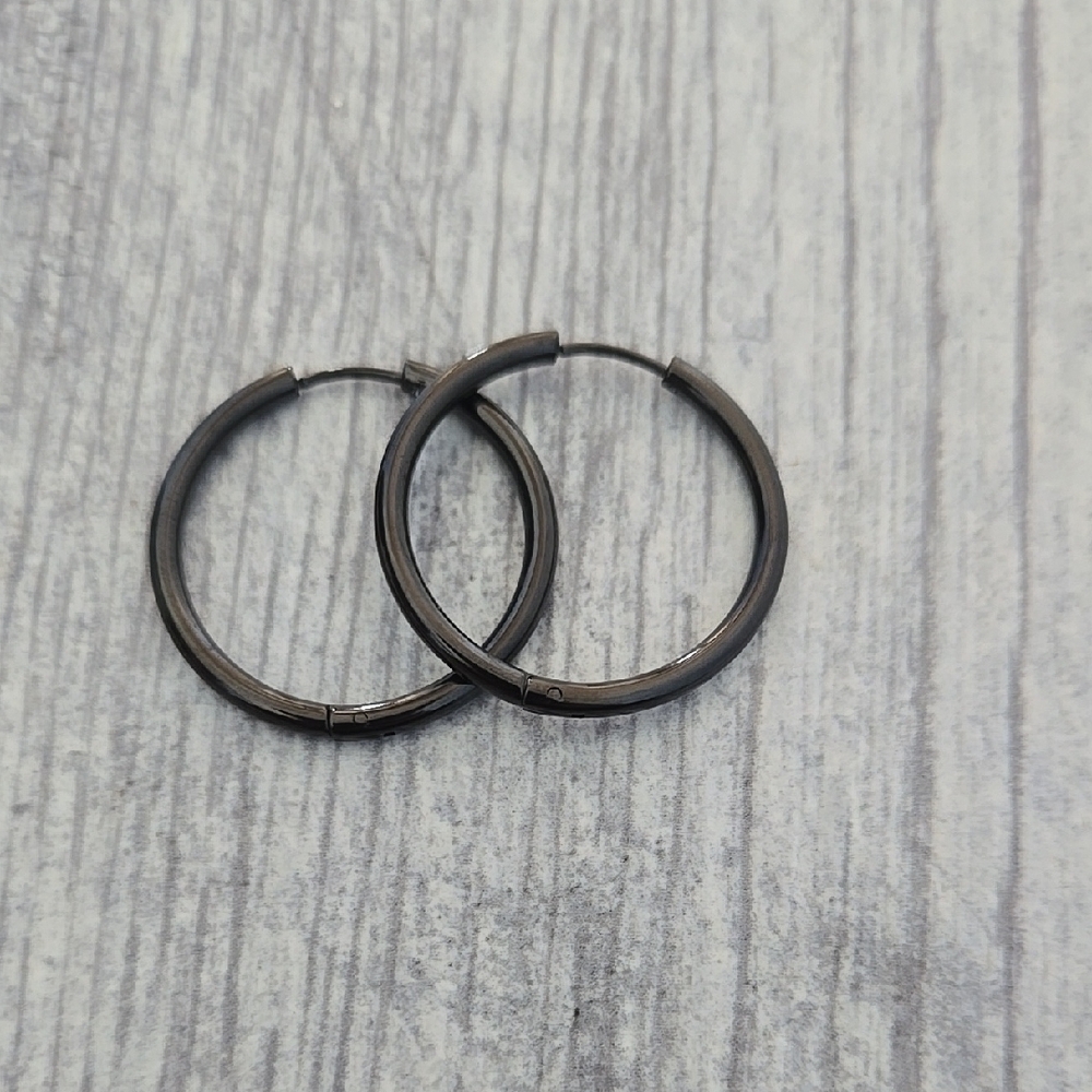 Black Metalic Hoop Earrings